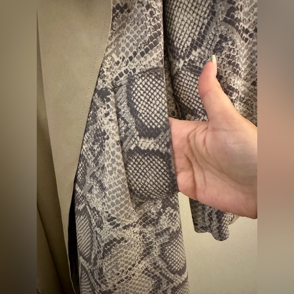 Snakeskin Pattern Faux Suede Women's Trench - Picture 4 of 7